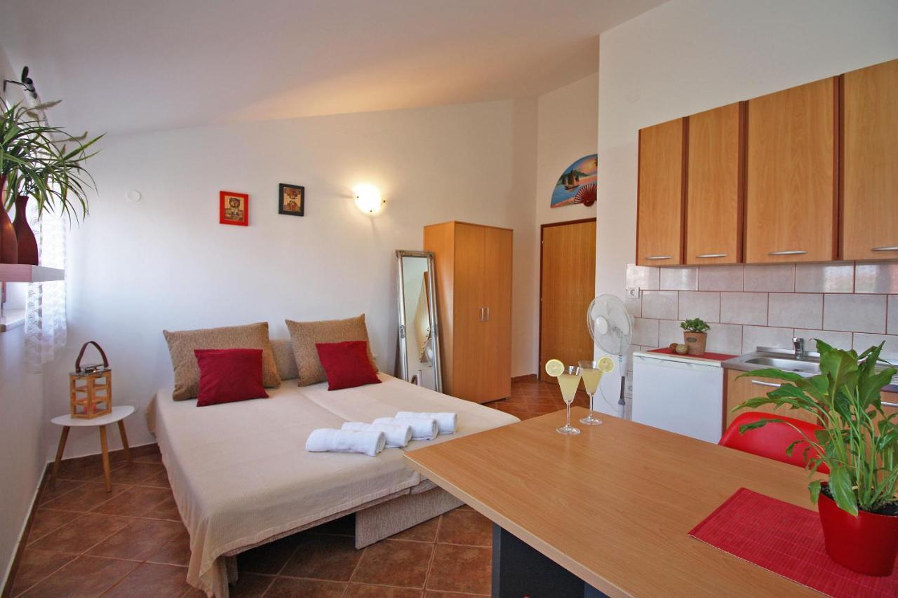 Brijunisol - 3 Apartments Top Position Near The Beautiful Beach Fažana Buitenkant foto