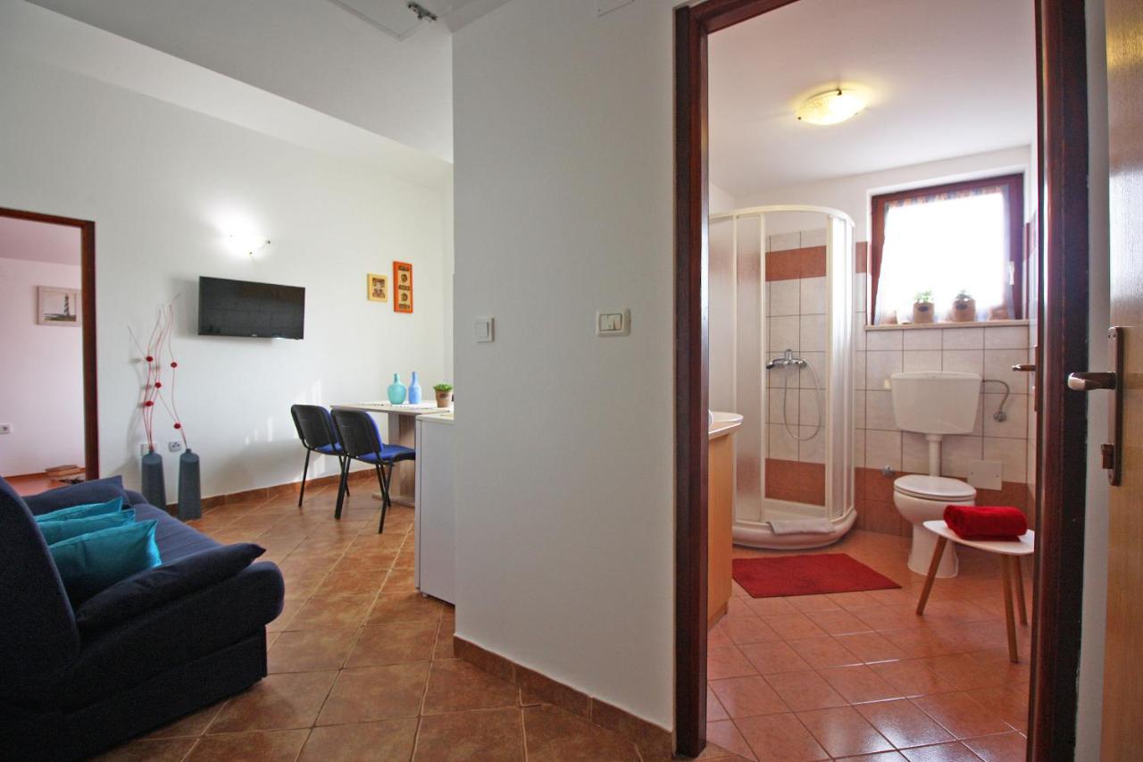 Brijunisol - 3 Apartments Top Position Near The Beautiful Beach Fažana Buitenkant foto