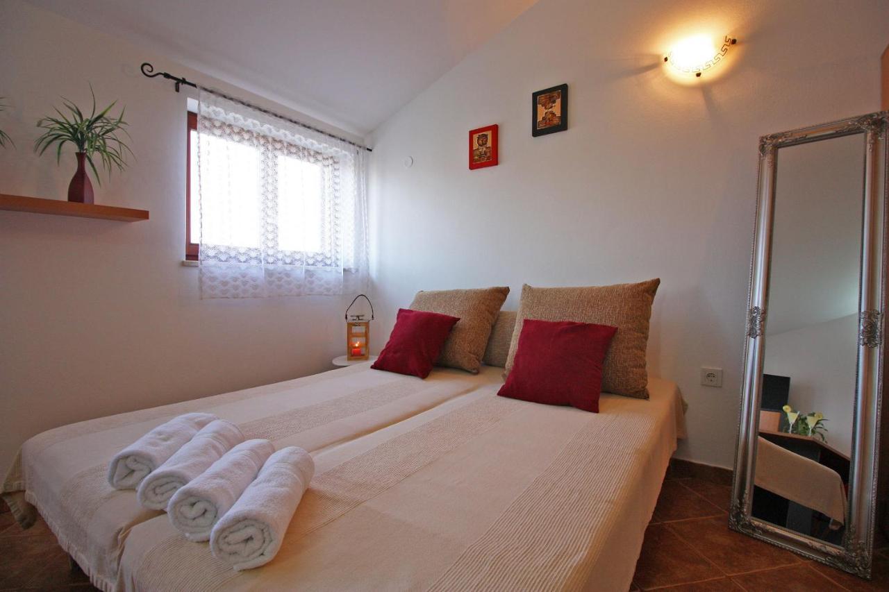 Brijunisol - 3 Apartments Top Position Near The Beautiful Beach Fažana Buitenkant foto