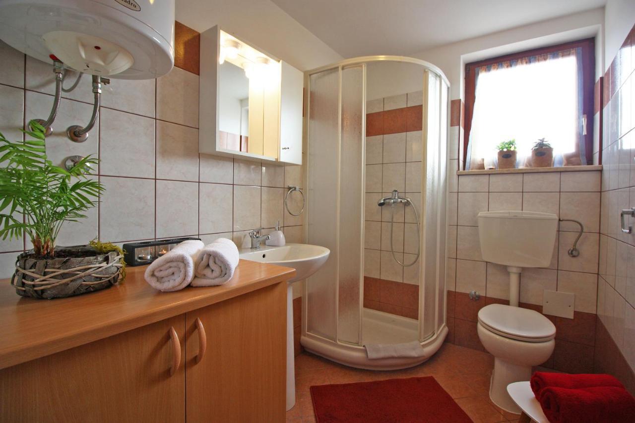 Brijunisol - 3 Apartments Top Position Near The Beautiful Beach Fažana Buitenkant foto