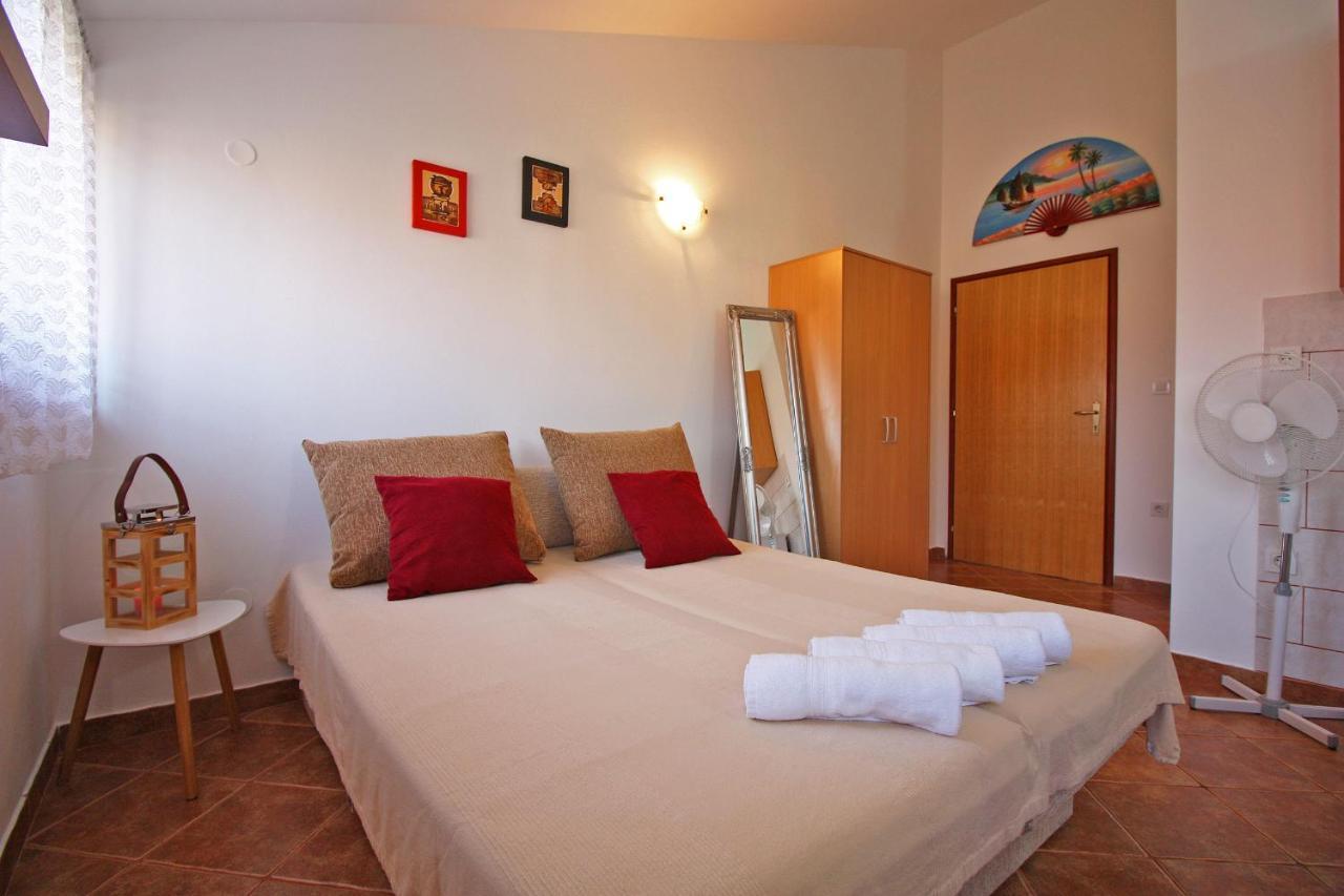Brijunisol - 3 Apartments Top Position Near The Beautiful Beach Fažana Buitenkant foto