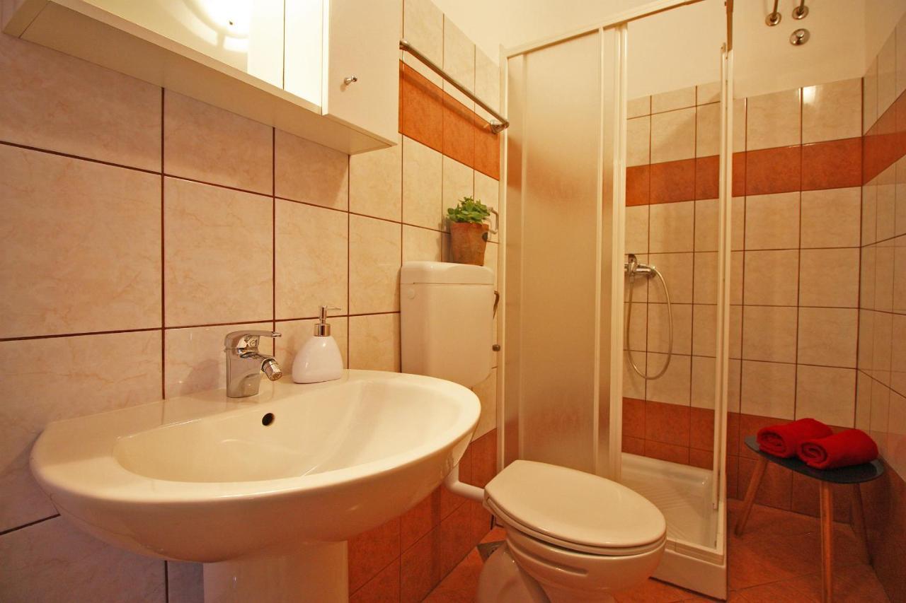 Brijunisol - 3 Apartments Top Position Near The Beautiful Beach Fažana Buitenkant foto